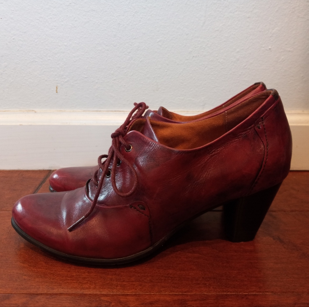 Regarde Le Ciel Sangria Leather Shoes